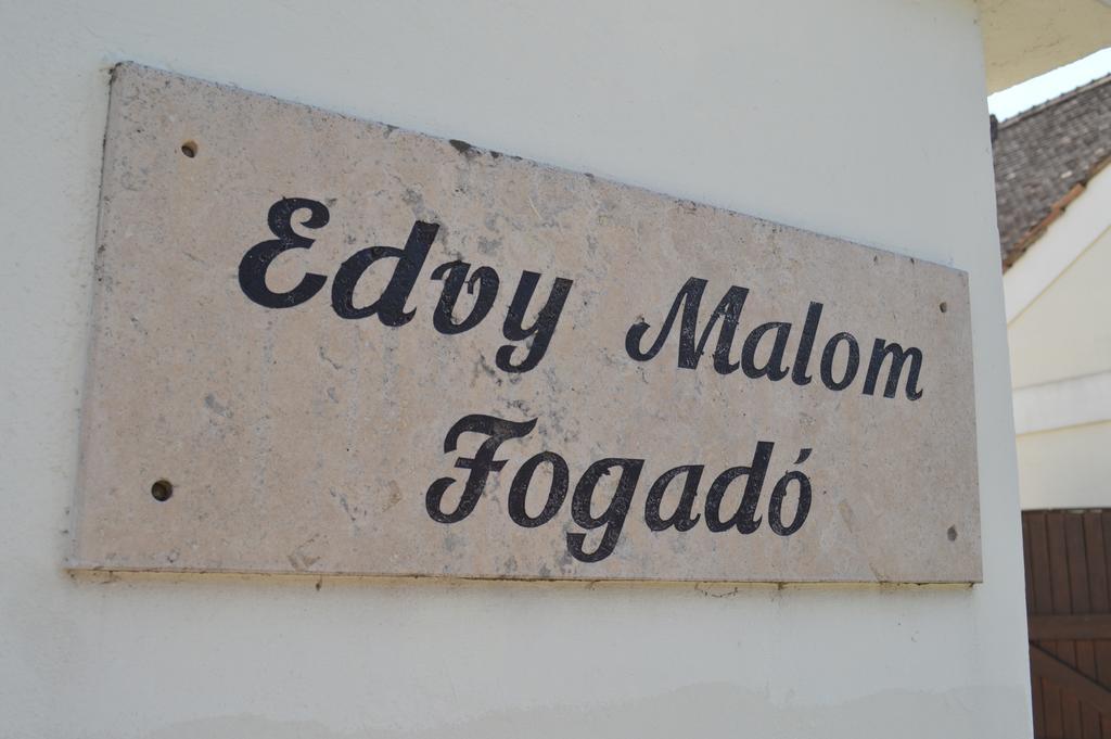 Edvy Malom Fogado Barokk Udvarhaz Papa Luaran gambar